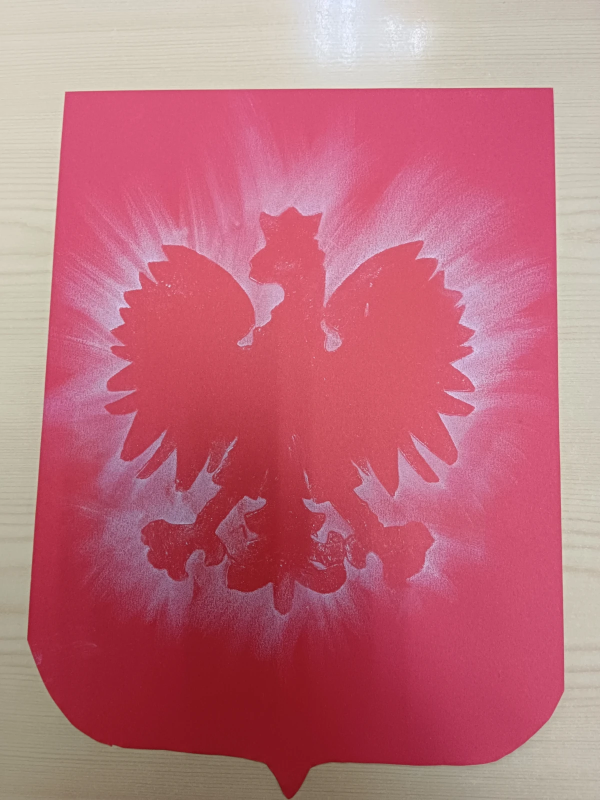 Praca plastyczna z godłem Polski