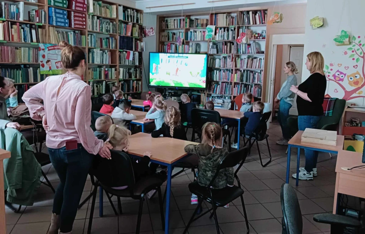 Dzieci biorące udział w zajęciach