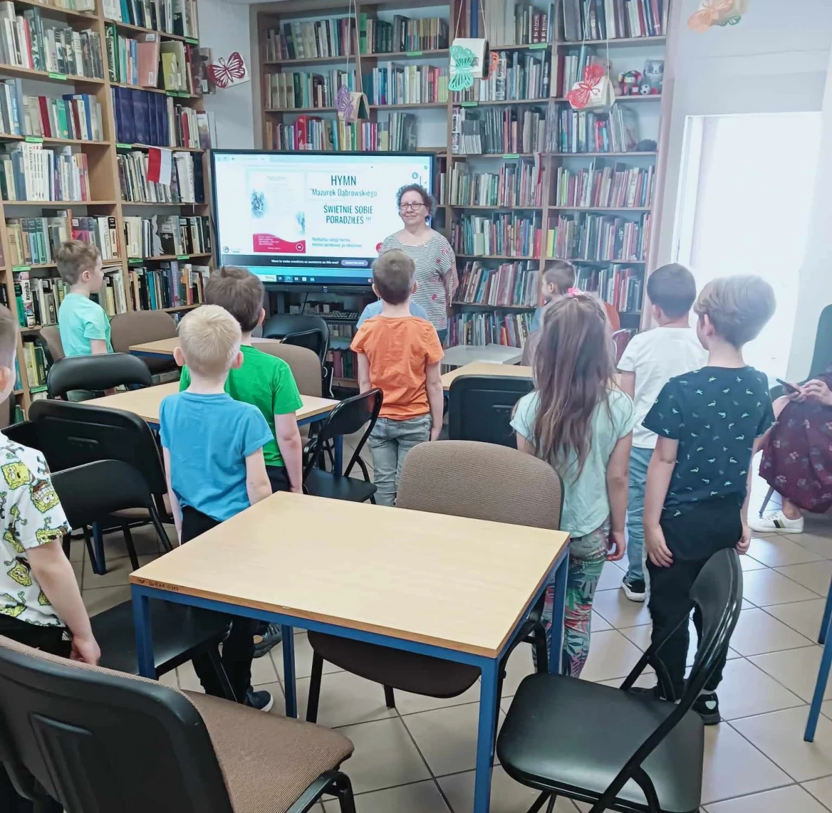 Dzieci biorące udział w zajęciach