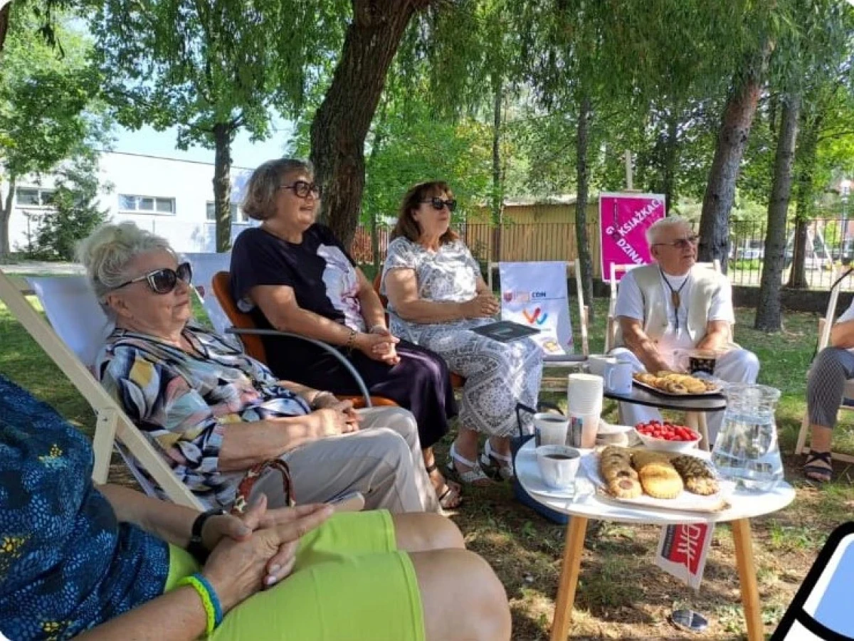 Uczestnicy spotkania Dyskusyjnego Klubu Książki